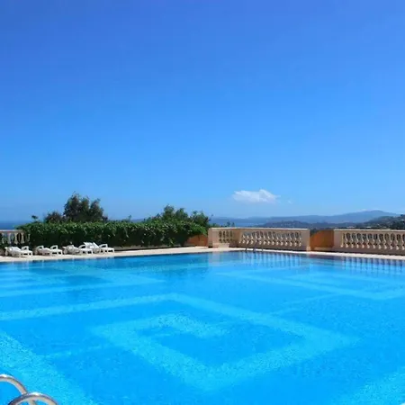 Is110-701 Appt T2 Couchages Avec Piscine Et Parking